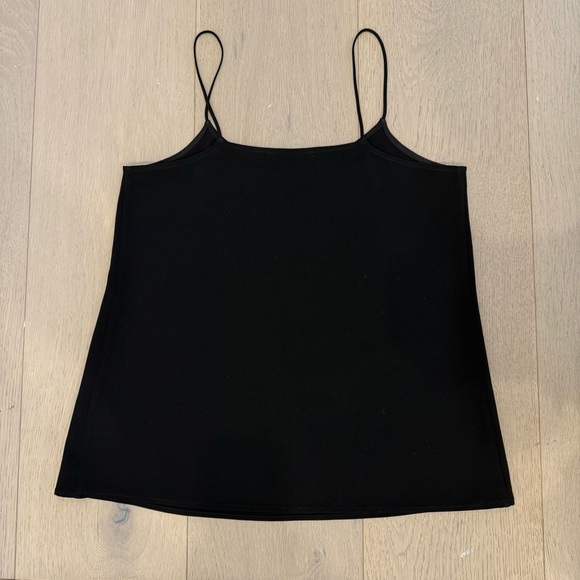 Uniqlo flowy camisole - Picture 2 of 6